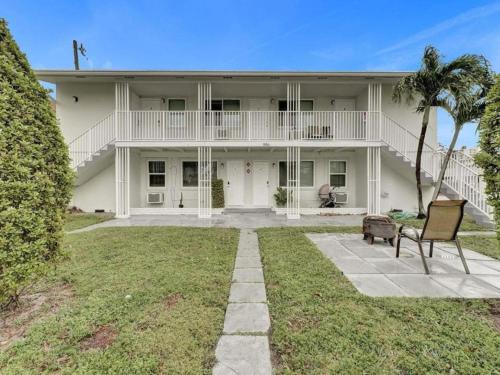 Coastal Charm Cozy 1BR Retreat near Pompano in Pompano Beach, USA