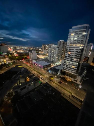 ทัศนียภาพ, Apt 2 quartos - para 6 pessoas - a 300m do Metro Barra Funda perto, do Allianz e 9 min do Anhembi, P in บาร์ราฟุนดา