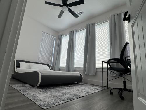 Luxury Downtown 4 Bedroom Home in Cedars