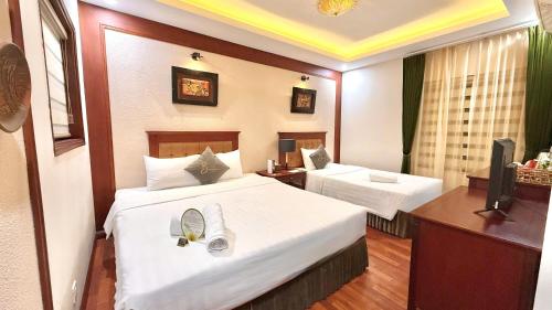 1 queen bed, 1 twin bed