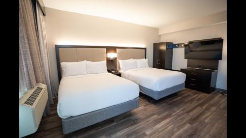Holiday Inn Express Long Island City E New York By IHG - image 2