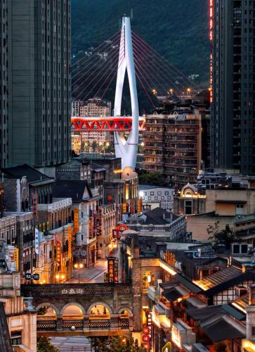 云端高空江景酒店-重庆解放碑洪崖洞店 - image 5