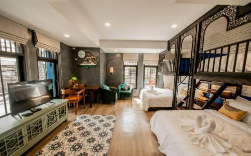 Lynlan Hostel & Cafe Room Type - Deluxe Family Suite