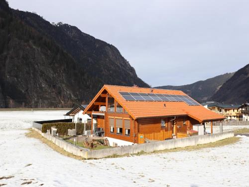 Chalet in Ötztal near Ötz-Hochötz Ski Resort