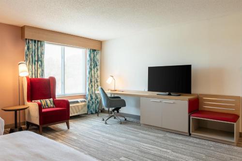 Hilton Garden Inn Portland Airport - image 6