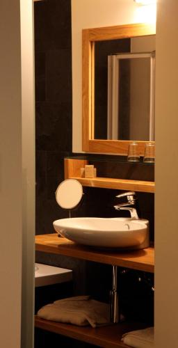 Boardhousing - image 14