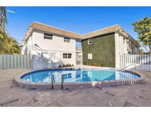 Rustic Retreats Modern 1BR for 4 guests in the heart of Fort Lauderdale in Fort Lauderdale, USA