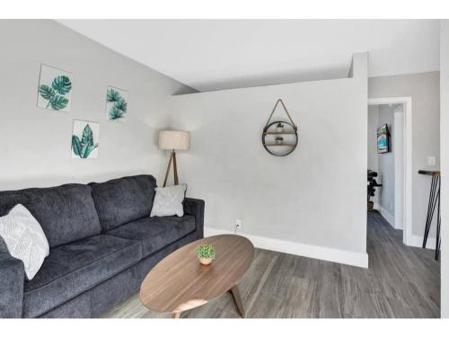 Rustic Retreats Cozy 1BR for 4 guests minutes from Las Olas in Fort Lauderdale, USA