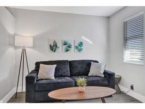 Rustic Retreats Beachy 1BR for 4 guests in the heart of Fort Lauderdale in Fort Lauderdale, USA