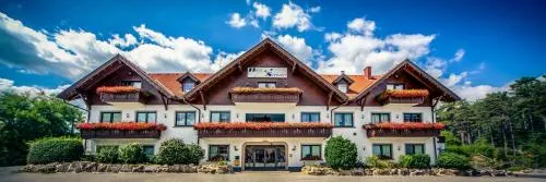 Hotel Restaurant Schwartz in Neusiedl am Steinfelde, Österreich