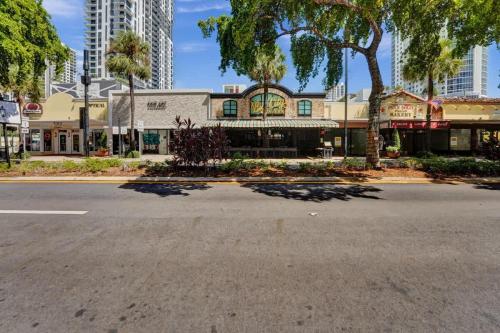 Rustic Retreats Beachy 1BR for 4 guests in the heart of Fort Lauderdale in Fort Lauderdale, USA