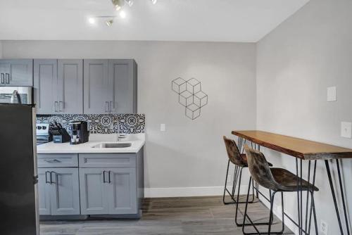 Rustic Retreats Cozy 1BR For 4 Guests In The Heart Of Fort Lauderdale in Fort Lauderdale, USA