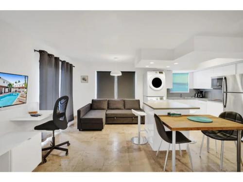 Waves Beach Town 2BR Apartment in Pompano Beach, USA