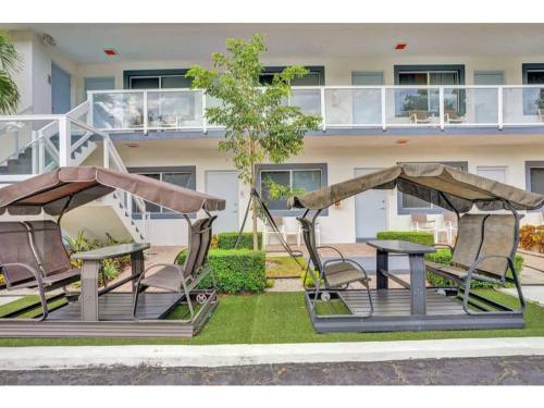 Waves Beach Town 2BR Apartment in Pompano Beach, USA