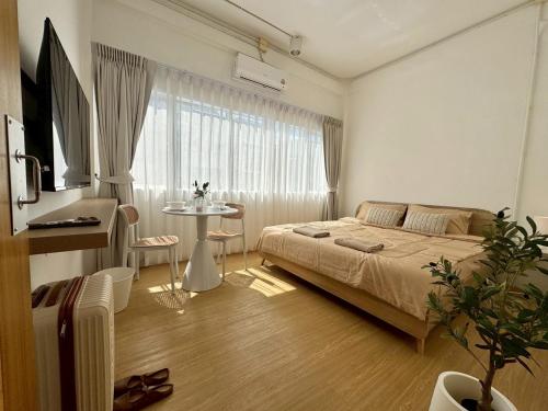 room detail thumbnail 0