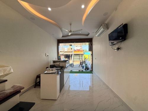 大堂, Hotel Betwa Sarowar in 奧恰