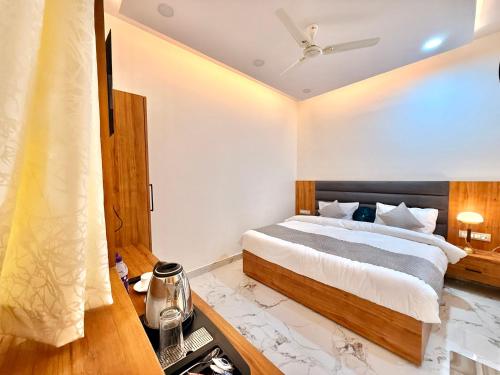 Hotel Betwa Sarowar in 奧恰