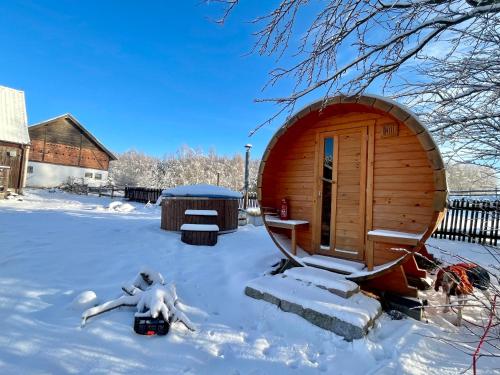 Żurawi klangor domek z sauną i jacuzzi (Zurawi klangor domek z sauna i jacuzzi) in Віліми