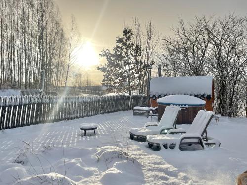 Żurawi klangor domek z sauną i jacuzzi (Zurawi klangor domek z sauna i jacuzzi) in Віліми