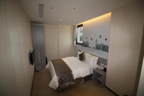 room detail thumbnail 1