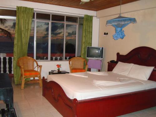 Topaz Beach Hotel