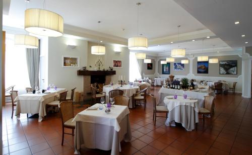 Étterem, Albergo Della Roccia in Varano De' Melegari