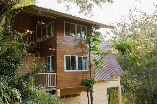 Exterior view, Baandin Chiewlarn Resort in Ban Ta Khun