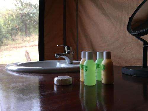 Bathroom, Pembeni Rhotia in Ngorongoro