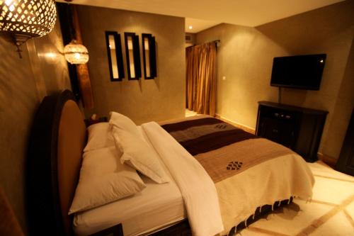 Riad Dar Haven Stop at Riad Dar Haven to discover the wonders of Agadir. The hotel has everything you need for a comfortable stay. All the necessary facilities, including luggage storage, airport transfer, car hire,