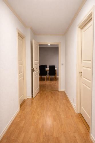 Cozy 2-Bedroom Apartment, 5 Min from the Zoo - Towels & Bed Linen Included in Kristiansand