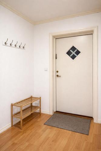 Cozy 2-Bedroom Apartment, 5 Min from the Zoo - Towels & Bed Linen Included in Kristiansand