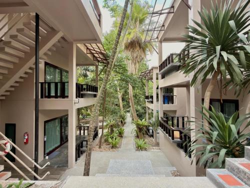 Exterior view, In Touch Resort in Sairee Beach
