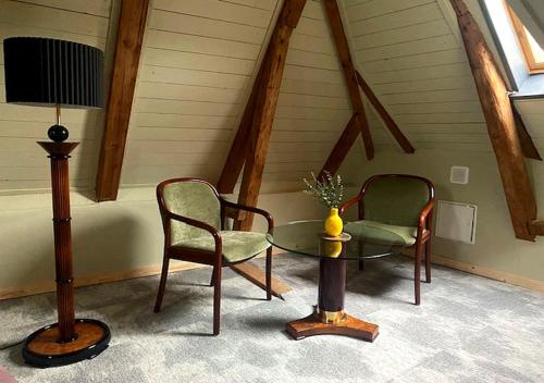 Iekārtas, Het Ambachtshuis Warffum in Eemsmond