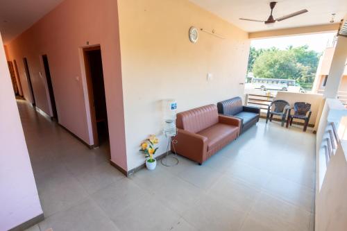 Aryas Residency near Velliangiri mäed
