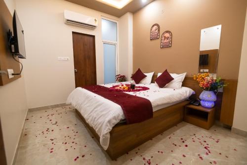 Hotel Raaz and Family Restaurant - Jaipur