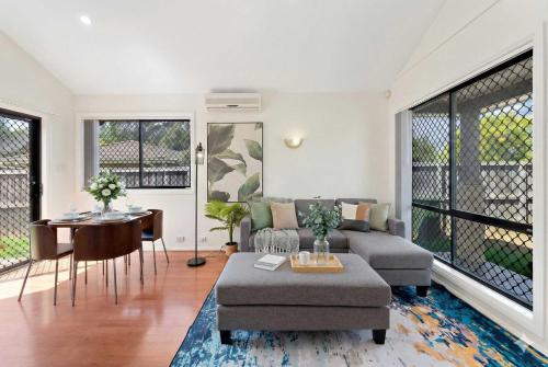 5 Min to Station Modern 2BR Townhouse Parking in South Western Sydney