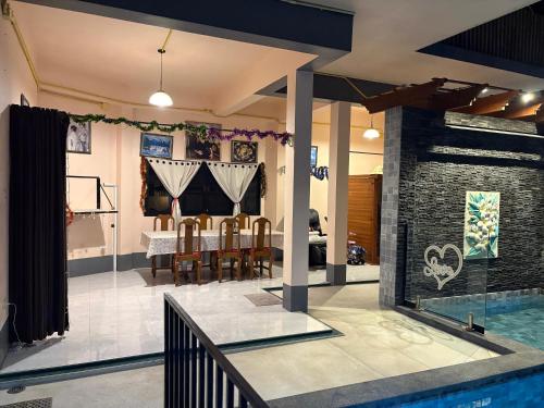 Honey moon hostel