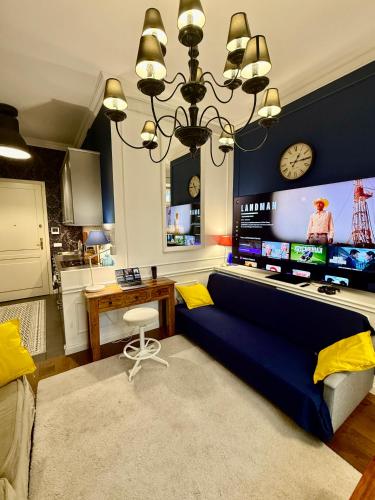 DECOR metro WiFi 300 Mbs 65TV Netflix HBO, Warsaw