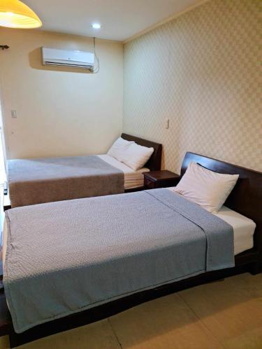 Shine Hotel in Gloria