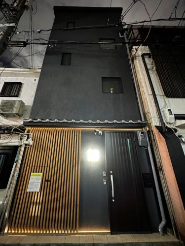 步行1分钟到黑门市场 150平四层日式別墅顶楼温泉池与天台花园