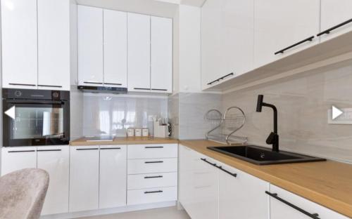 Belgrade The Gates Apartments Belgrade Waterfront 3-Star Guesthouse pool