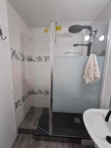Appartement 4 pers - 2min à pied de la gare - 15min Disney - 20min Paris Nation (Appartement 4 pers - 2min a pied de la gare - 15min Disney - 20min Paris Nation) in Нуазь'єль