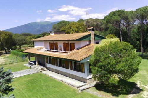 Kilátás, Villa Can Raurell · Casa rural para 14 en Girona in Hostalric
