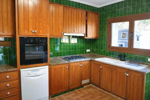 Konyha, Villa Can Raurell · Casa rural para 14 en Girona in Hostalric