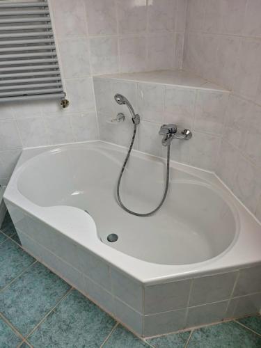 浴室, Ferienhaus Ellmi in 克羅納赫