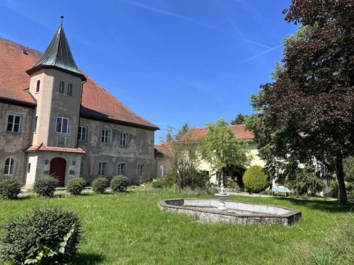 Schloss1611 B&B in Erbendorf