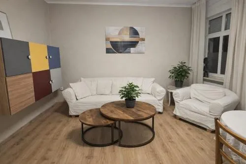 City-Apartment I 85m2 I Nähe Theater l 2 Schlafzinmer I Parkplatz kostenlos I WLAN in Cottbus, Deutschland