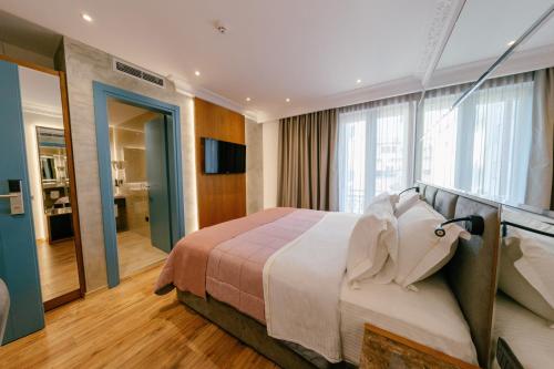 Moenia Boutique Hotel - image 3