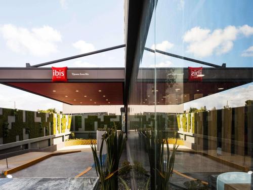 Exterior view, ibis Tijuana in Tijuana