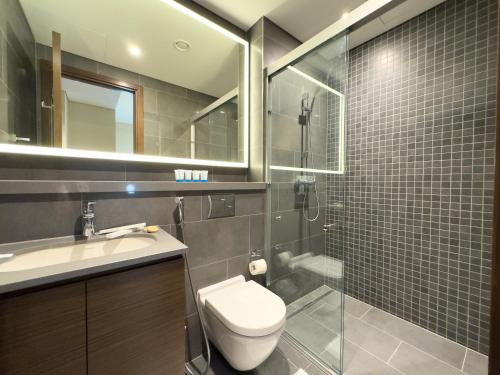 Werova-Cozy 2-Bedroom Apartment w Stunning Views - main image